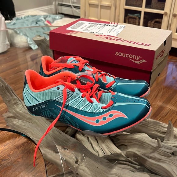 NWT Saucony spitfire womens size 11 running sneakers - Picture 1 of 5